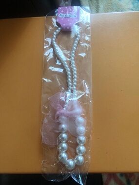 Faux Pearls Necklace